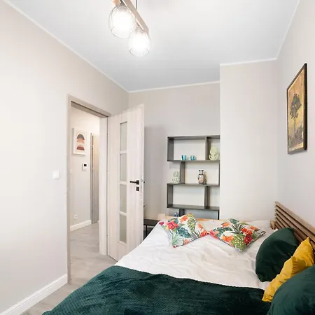 Cozy With Gym Close To The Airport And Centre