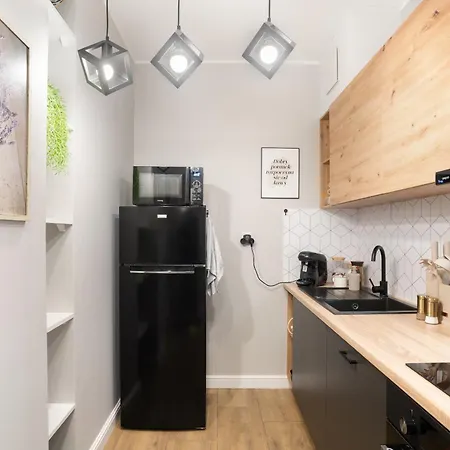 아파트호텔 Cozy With Gym Close To The Airport And Centre 바르샤바