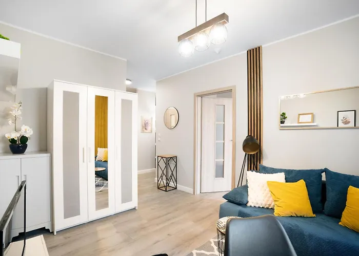 شقة فندقية Cozy With Gym Close To The Airport And Centre وارسو